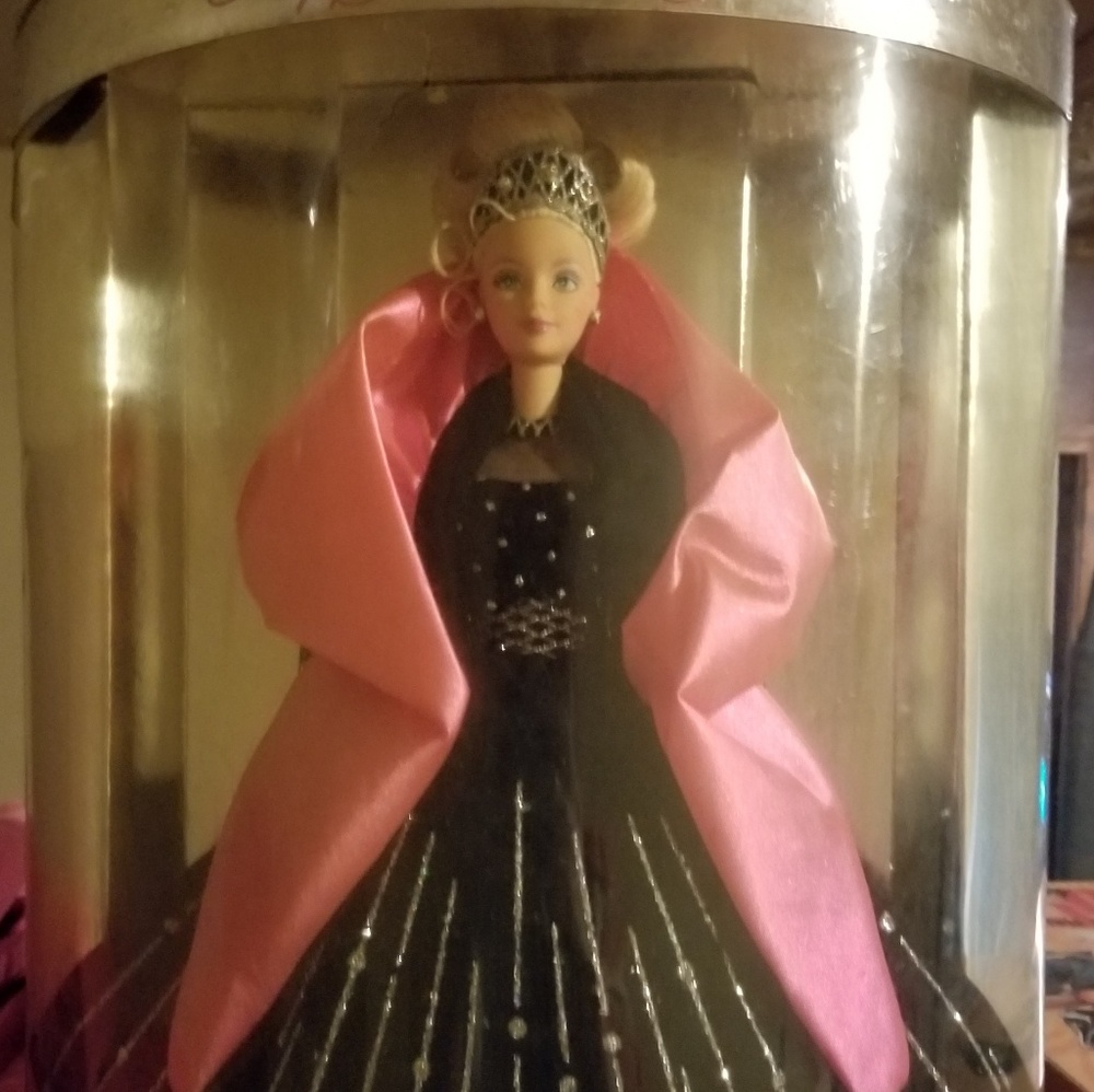 1998 Holiday Edition Barbie